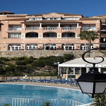 De L'esterel Pierre & ホテル 3*