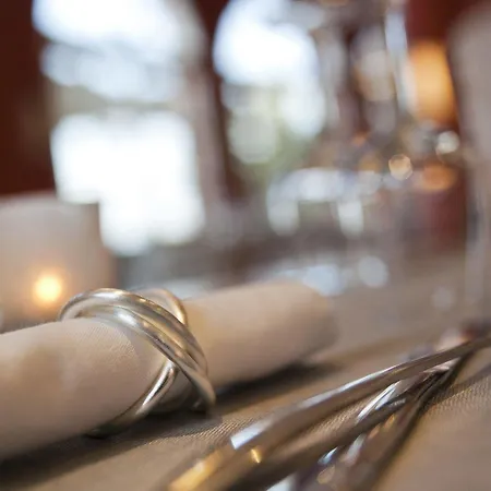 ホテル De L'esterel Pierre & 3*