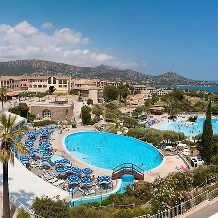 ホテル De L'esterel Pierre & 3*