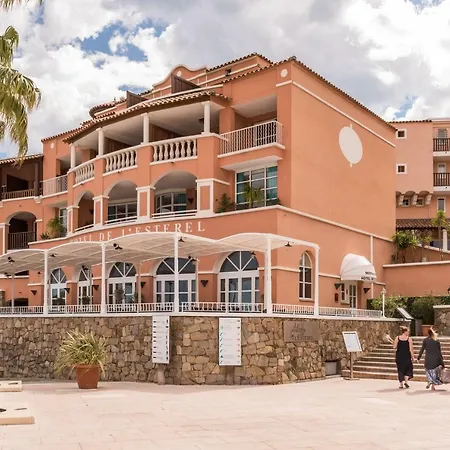 ホテル De L'esterel Pierre & Saint-Raphaël