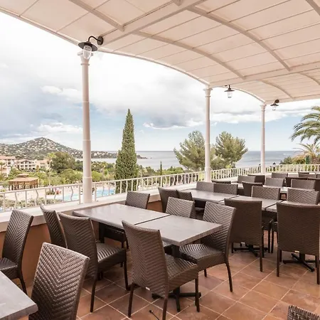 Hotel De L'esterel Pierre & 3*