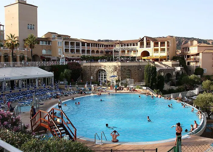 De L'esterel Pierre & 3*