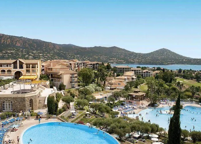 Готель De L'esterel Pierre &