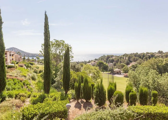 De L'esterel Pierre & 3*