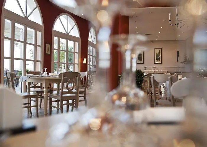 호텔 De L'esterel Pierre & 3*