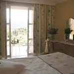 De L'esterel Pierre & Hotel Saint-Raphael (Var)