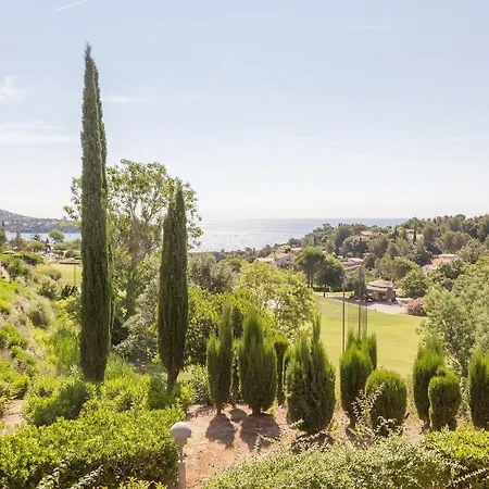 De L'esterel Pierre & 3*