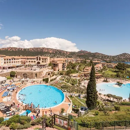 Hotel De L'esterel Pierre & Saint-Raphaël