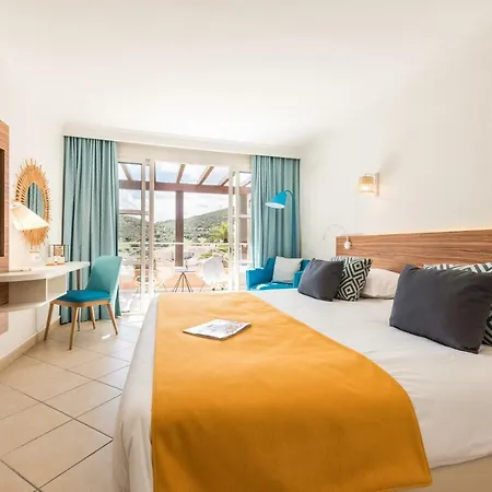 De L'esterel Pierre & מלון 3*