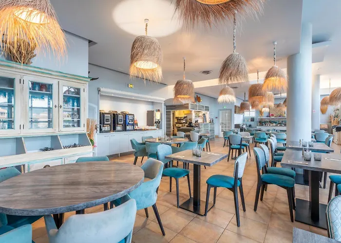 De L'esterel Pierre & מלון