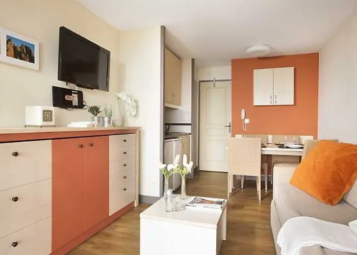 De L'esterel Pierre & 3*