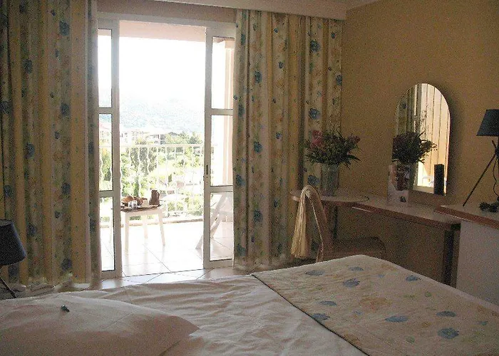 De L'esterel Pierre & Hotell Saint-Raphaël