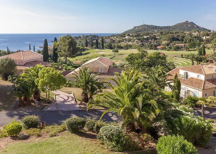 Hotell De L'esterel Pierre & 3*