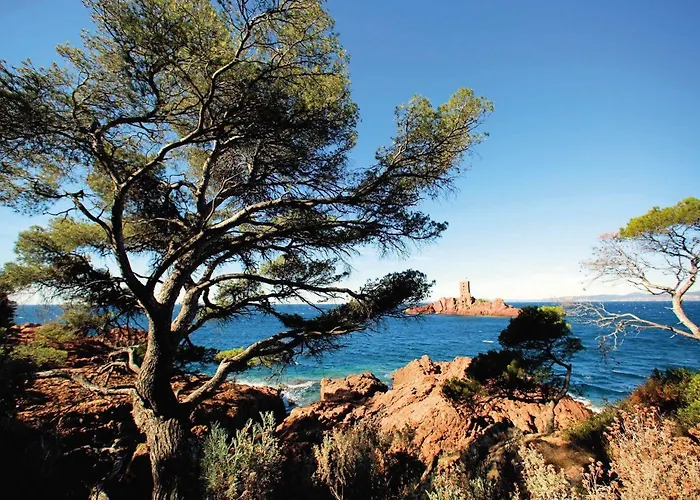 De L'esterel Pierre & 3* Saint-Raphaël