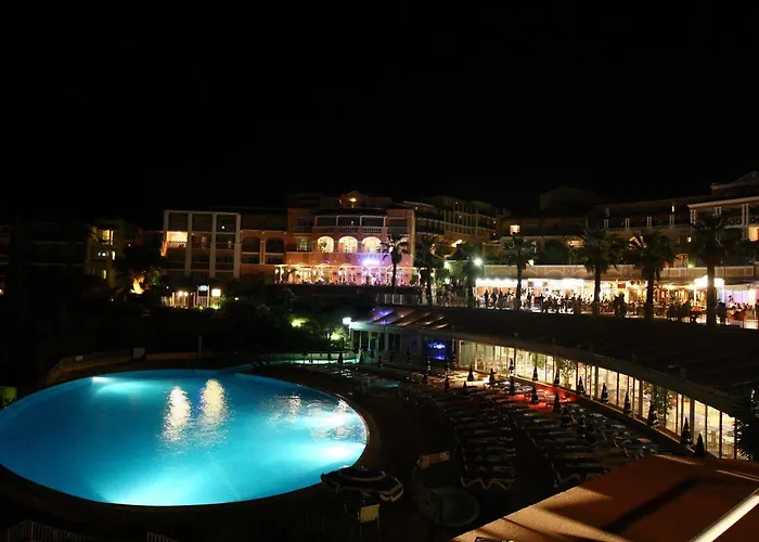 Hotell De L'esterel Pierre & 3*